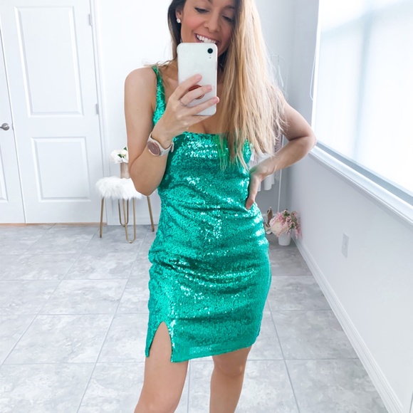 Bright Green Sleeveless Sequin Cocktail Dress - Picture 15 of 15